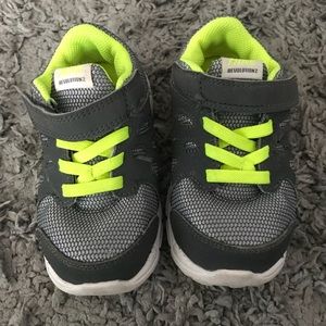 Nike Revolution 2 size 7C
